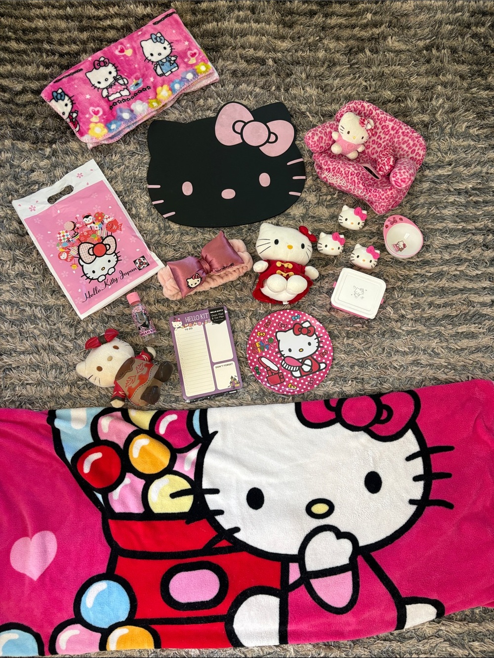 Huge Hello Kitty Lifestyle & Plush Bundle Collector Lot